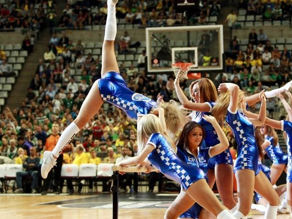 Για τα μάτια σας, μόνο!