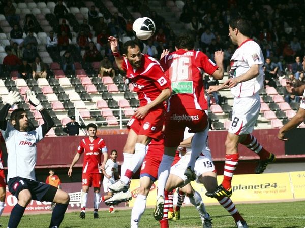 LIVE η Football League 2