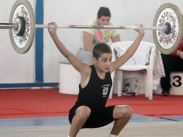 Με τρία ρεκόρ