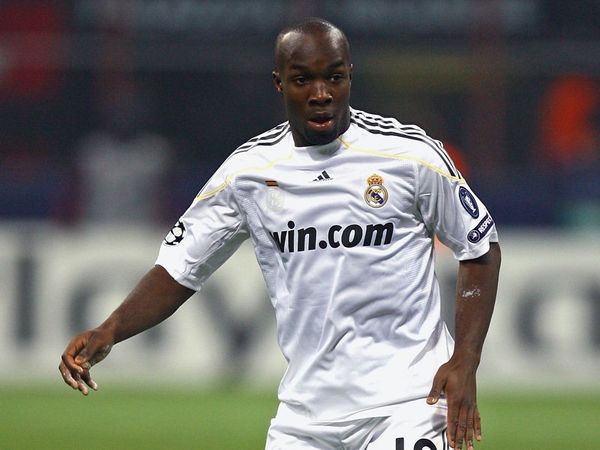 Επιμένει για Ντιαρά