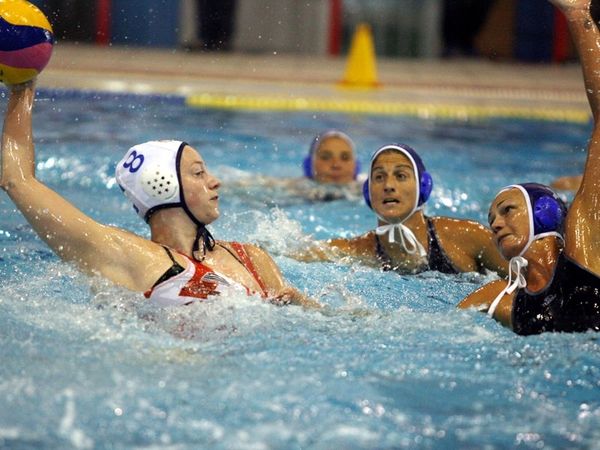 Φεύγει η Φαν Μπέλκουμ