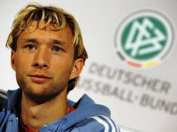 Επιστρέφουν Ρόλφες, Ρέους 