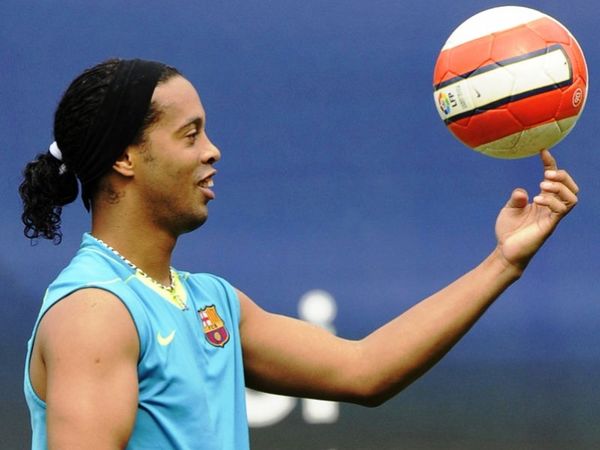 Χορεύει ο Ροναλντίνιο