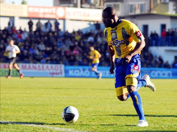 Δεν ανανεώνει με Γκουέι