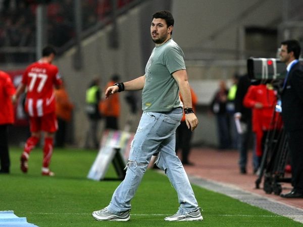 «Φουλάρει» για τεχνικό