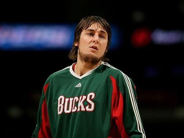 Τσιμπόνα για Μπόγκουτ!