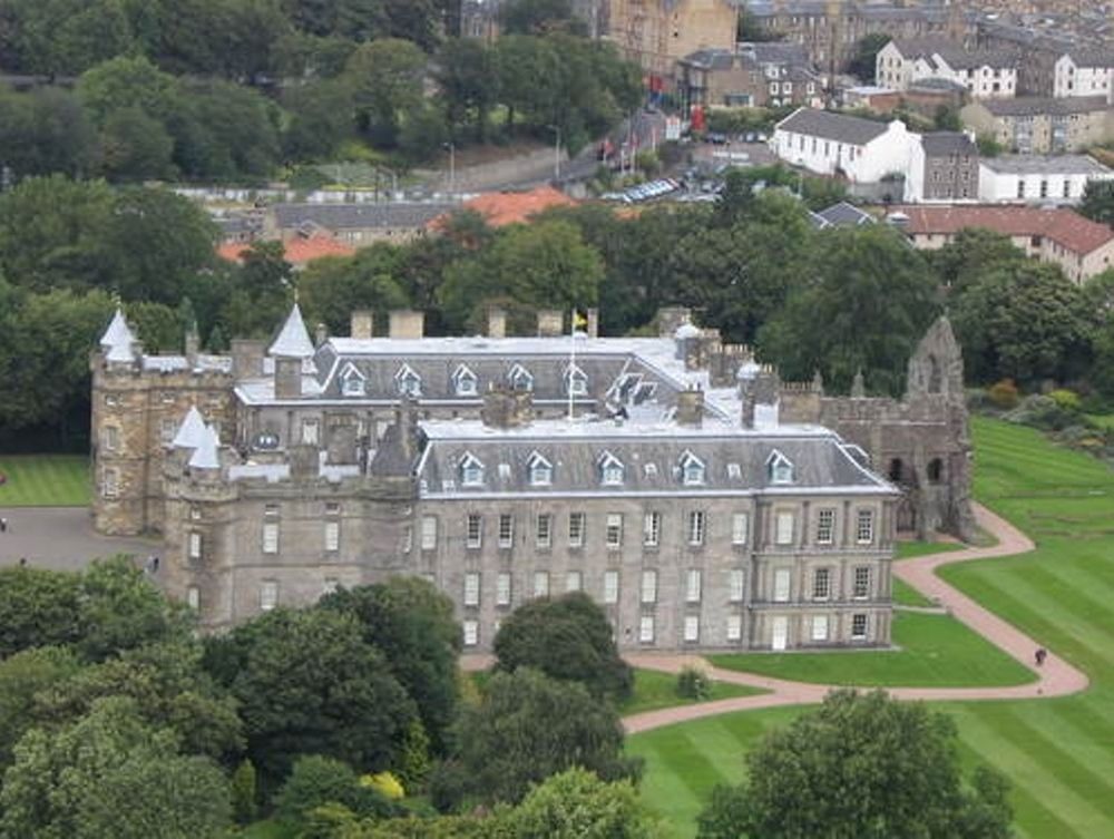 Το παλάτι έχει μείνει έρημο