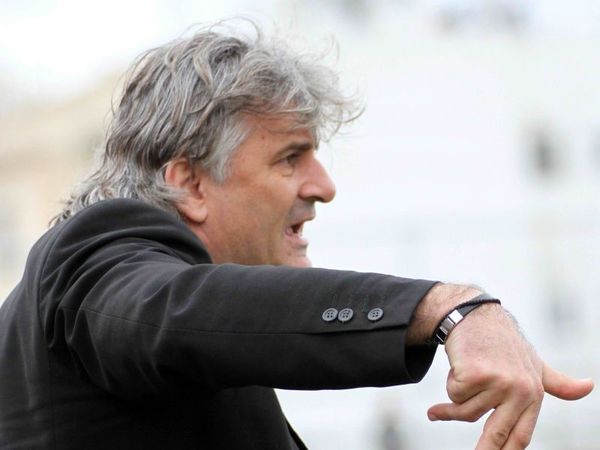 «Θα παραμείνουμε στην κατηγορία»