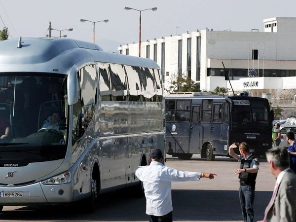 Οκτώ προσαγωγές