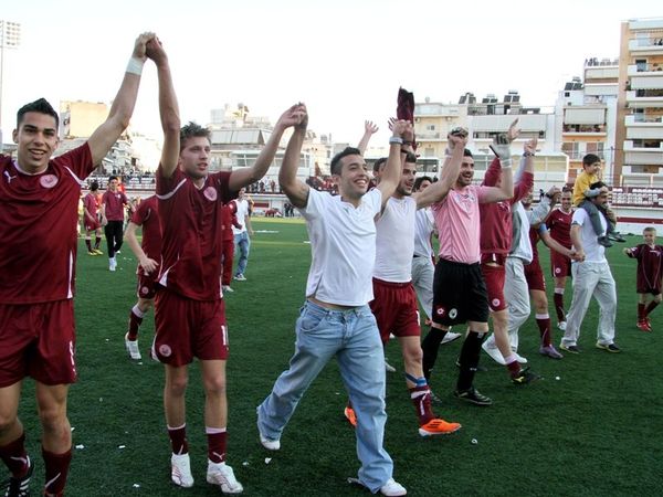 Αυλαία στον 9ο όμιλο