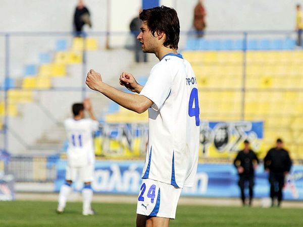 «Τεσσάρα» στον Ηλυσιακό