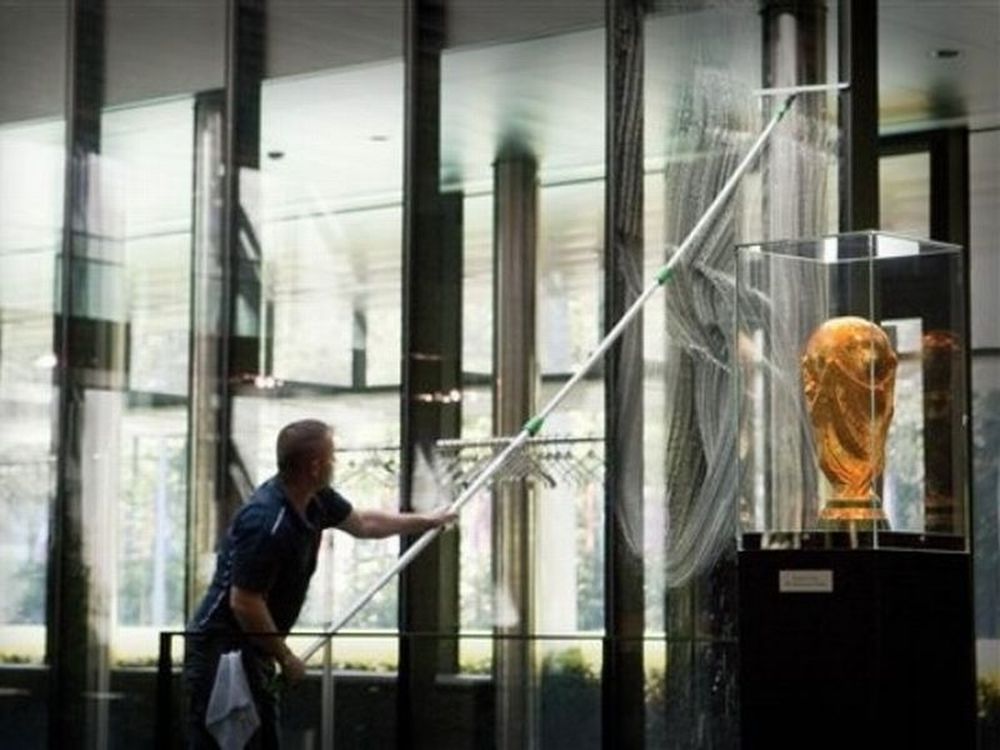 Απέχει η Αγγλία