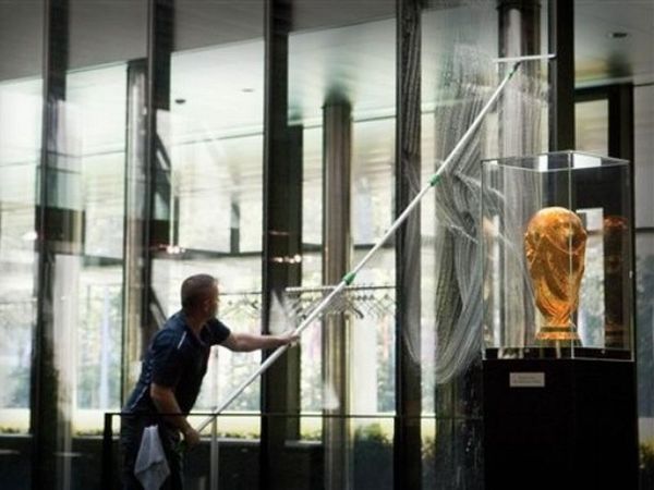 Απέχει η Αγγλία