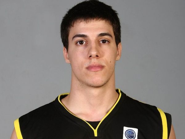 «Πονοκέφαλος» για Καπινιάρη