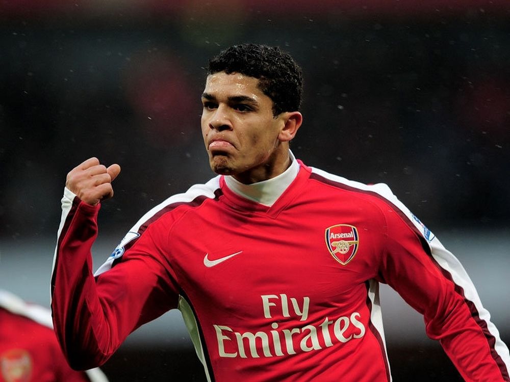 Φεύγει ο Ντενίλσον