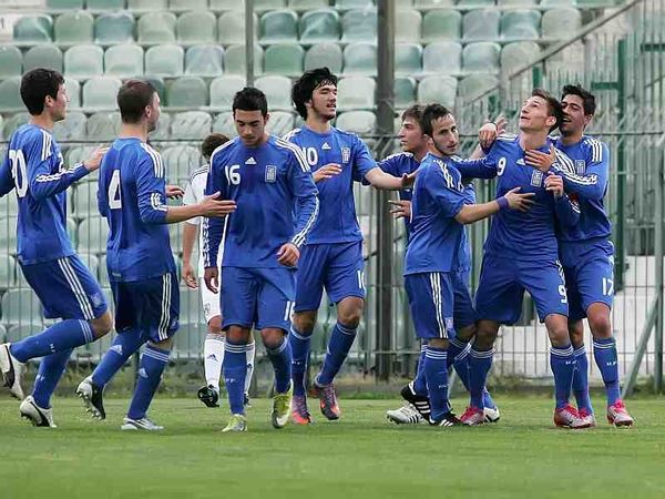 Με το δεξί…