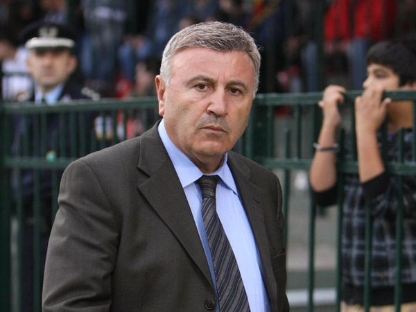 Στο προσκήνιο ο προπονητής