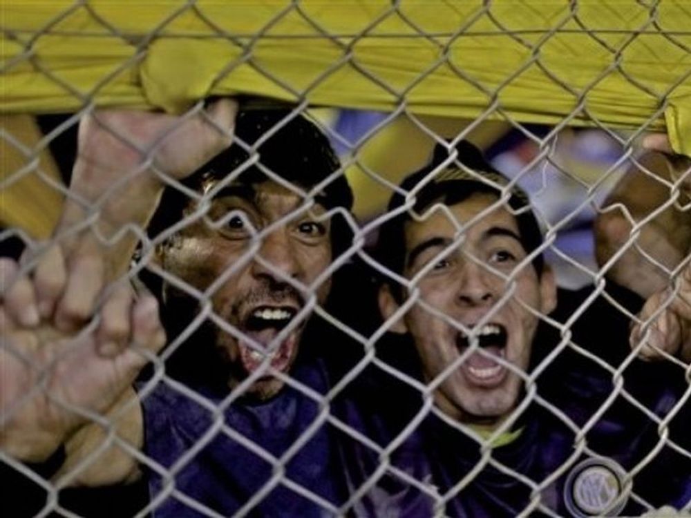 Ξύλο και διακοπή!