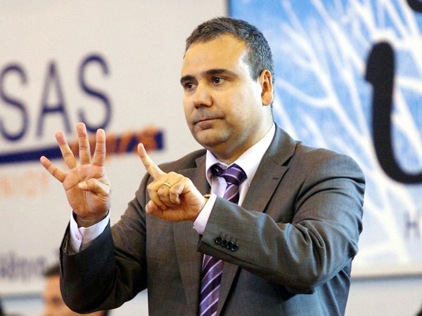 «Παράδειγμα προς μίμηση!»