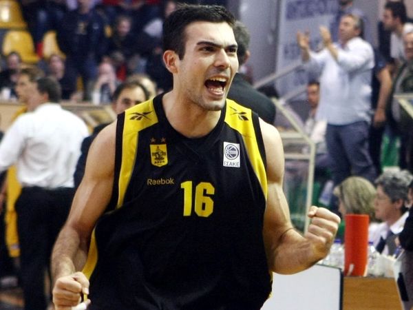 Με Σλούκα στο ΣΕΦ