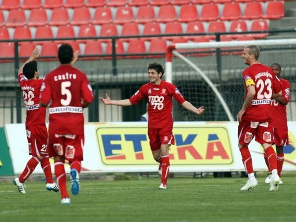 «Ανοιχτός σε προτάσεις»