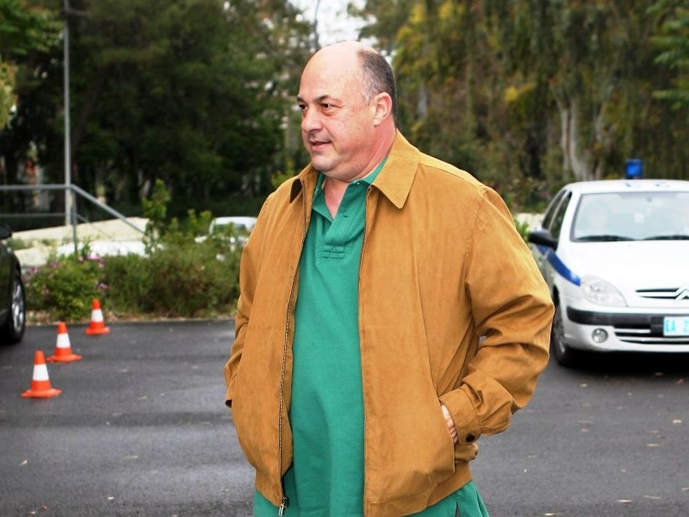 Να επιλέξει τη περηφάνια της