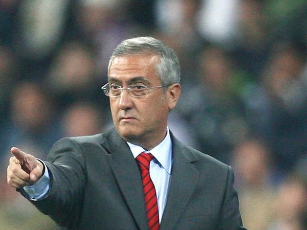 Τέλος ο Μανθάνο