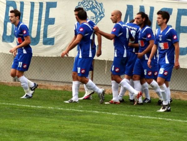 Αυλαία με Ολυμπιακό Λαυρίου