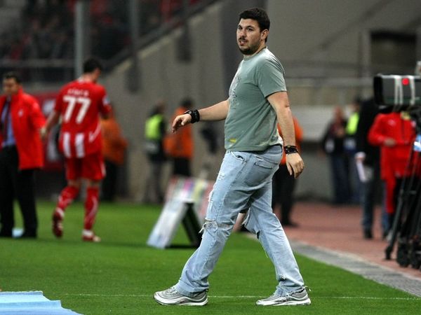 Συνεχίζονται οι επαφές...