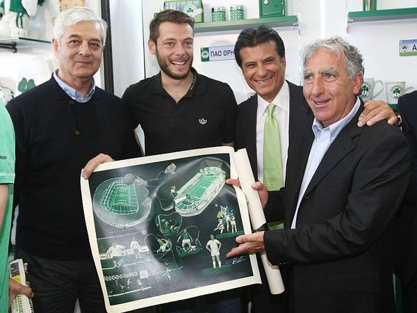 Με υπογραφή Οικονομόπουλου