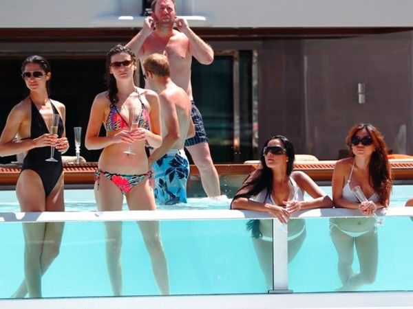 Οι κυρίες της αυλής