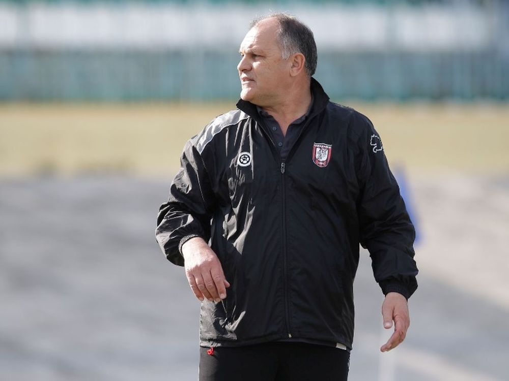 «Πωλητήριο» σε δύο!