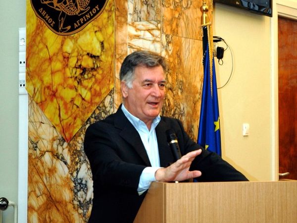 Κωστούλας: «Ας τον ρίξουν»