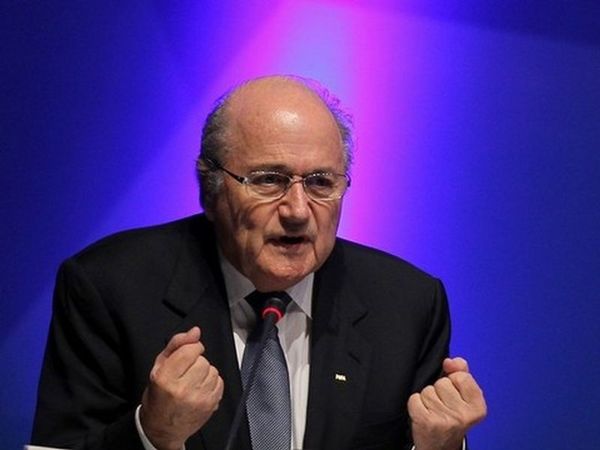 Αναβολή και αποχωρήσεις!