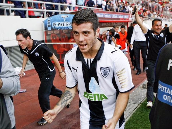 Δεν βρέχει, σας... φτύνει