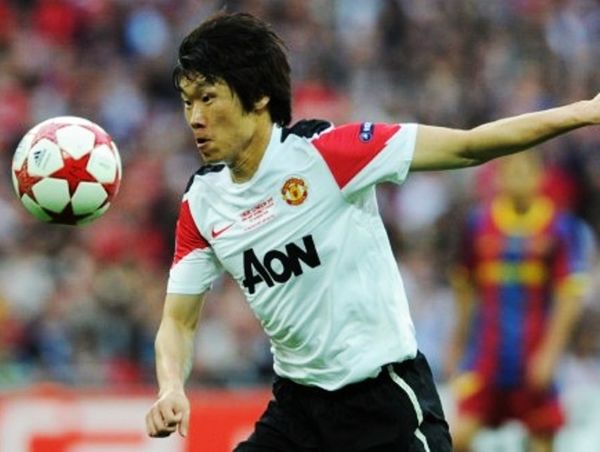 Συζητάει με Παρκ