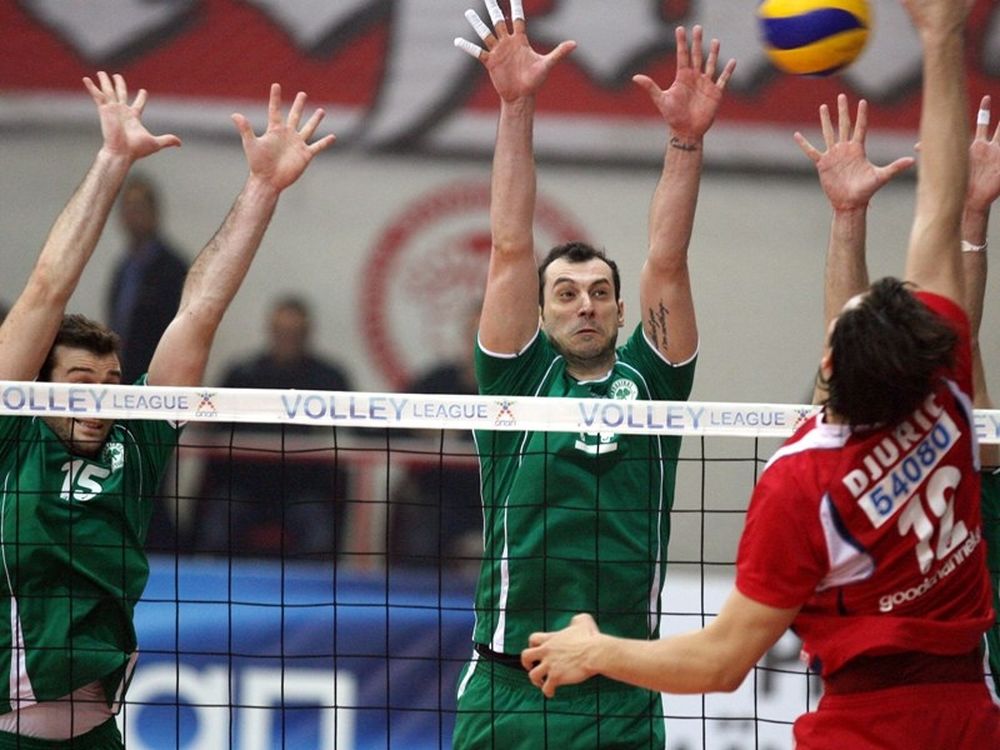 Ακούει κανείς;