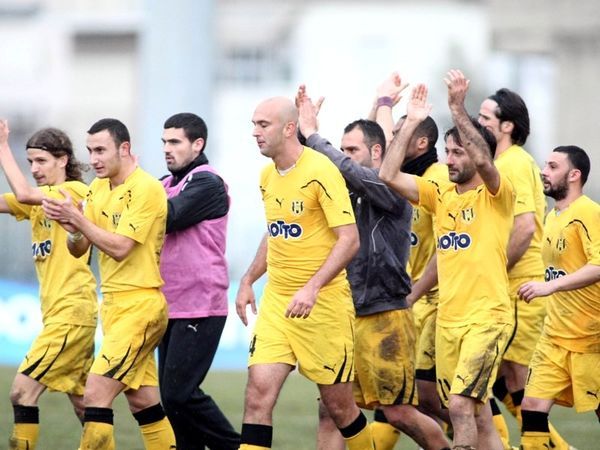 Άνοιξε η πόρτα της εξόδου