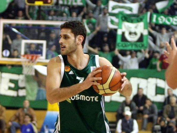 Με κόσμο και Στράτο