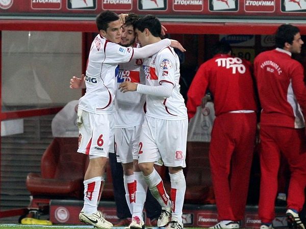 Οι αποχωρήσεις φέρνουν ενίσχυση