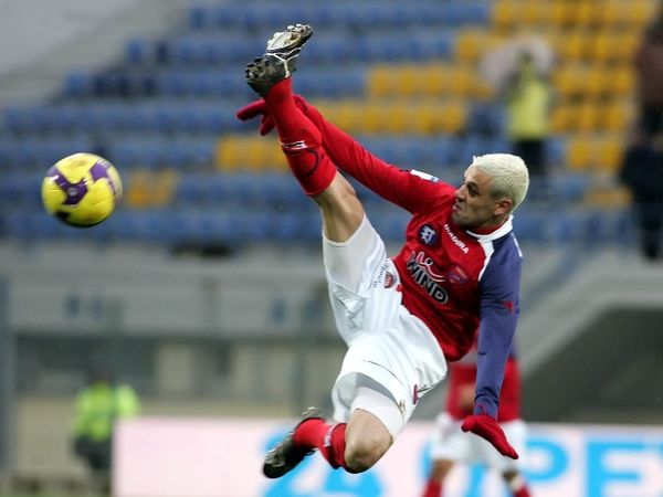 Τέλη Ιουνίου για Εστογιάνοφ