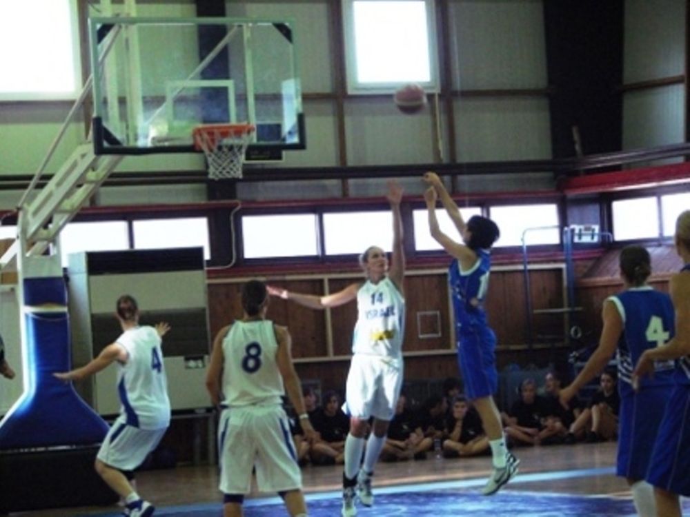 Άνετη νίκη η Ελλάδα