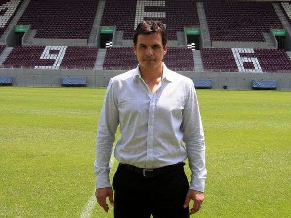 Με το βλέμμα στην... Αγγλία!