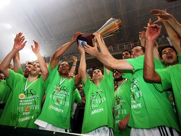 Αποθέωση για τους πρωταθλητές!