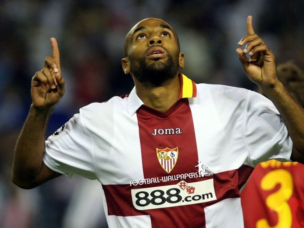 Κουνάει... μαντήλι ο Κανουτέ