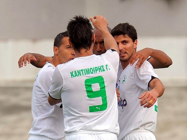 «Σκάνε» προσφυγές