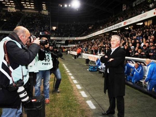 Μένει ο Ντεσάν 