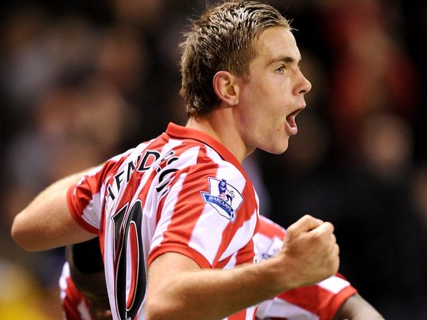 Πιο κοντά Χέντερσον-Λίβερπουλ!