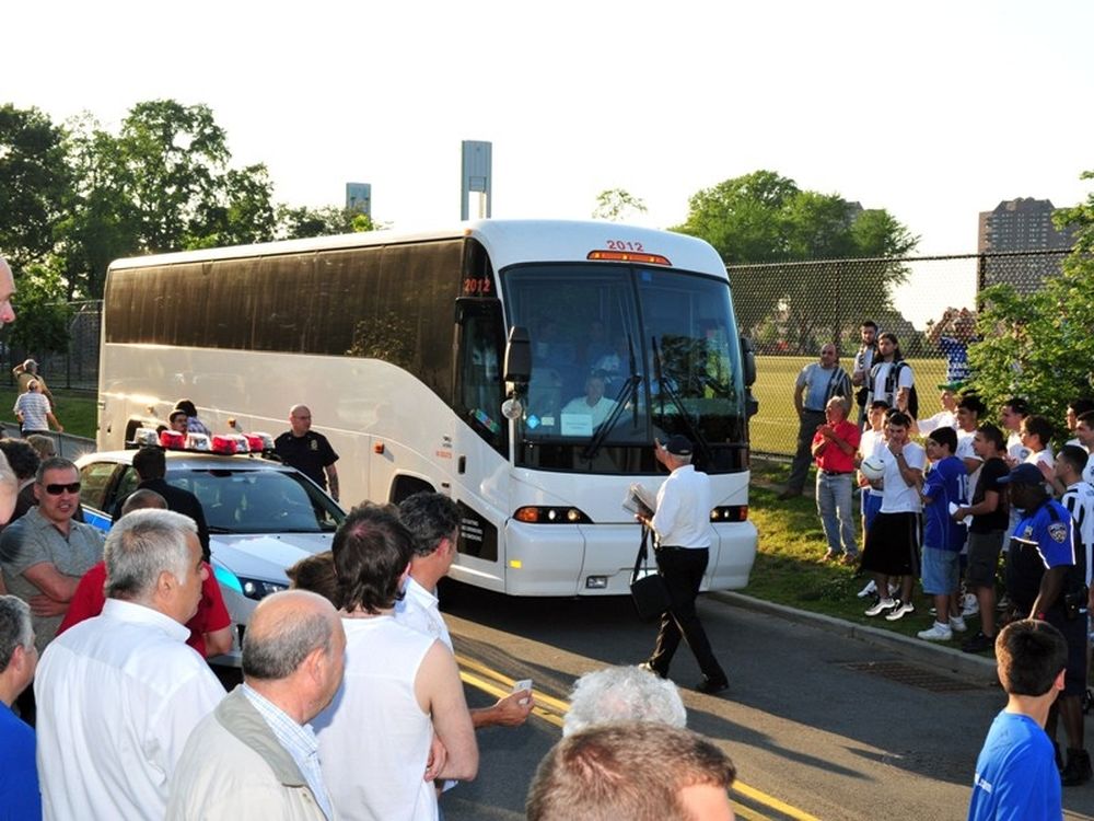 Αποθέωση από τους ομογενείς