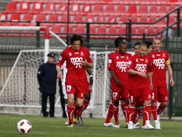 «Κοιτάζει» τον Κρυστάλη